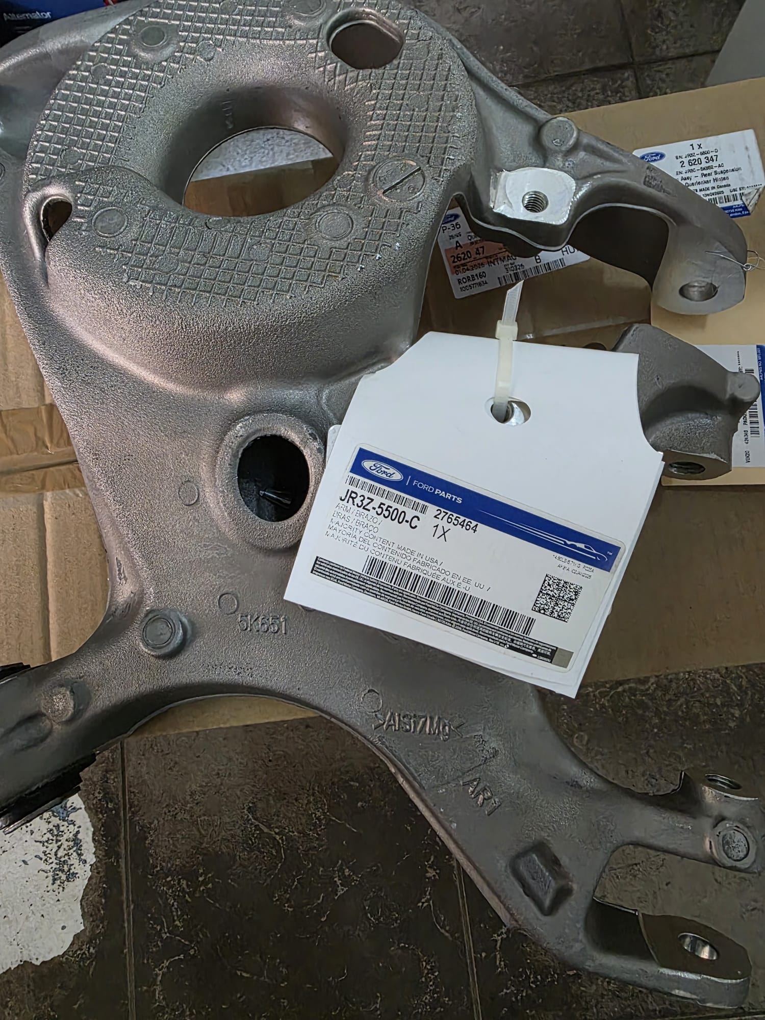 Bascula spate stg/dr pentru suspensie Magneride